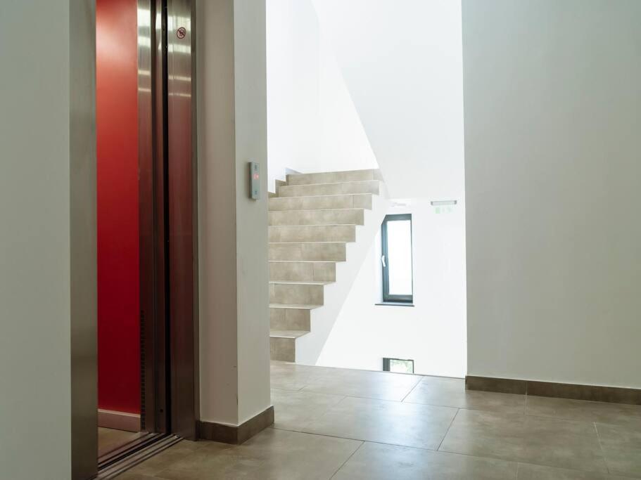 Central 5 Apartment - New Building & Parking Bukarest Exterior foto